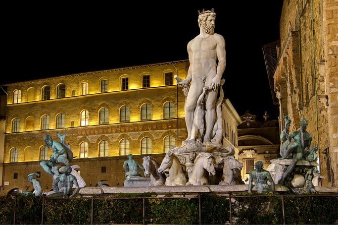 Florence Evening Walking Tour: Stories of Power, Love & Betrayal - Starting at Palazzo Strozzi with a city divided by families
