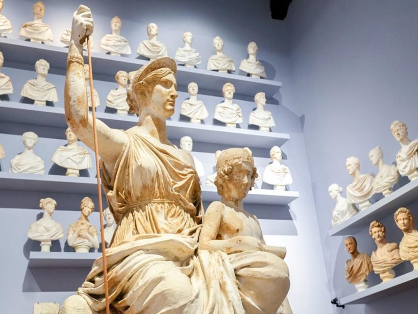 Florence: Statue of David Evening Tour - Meeting near Piazza della Santissima Annunziata