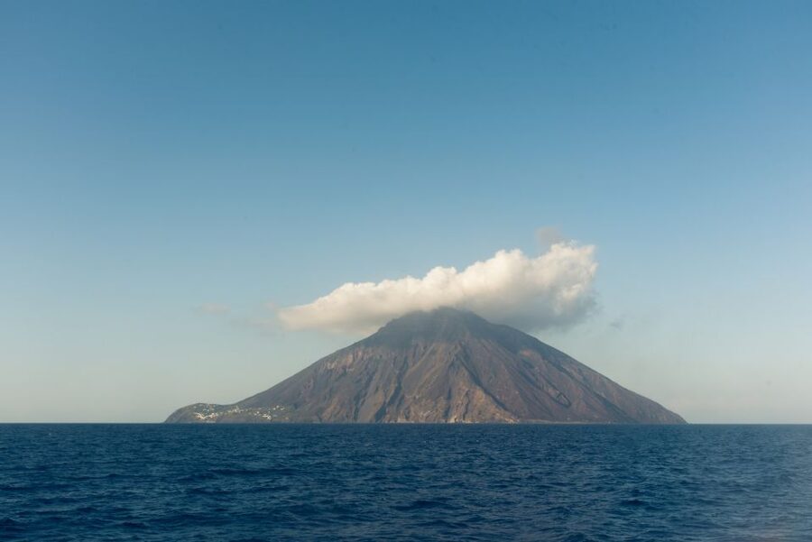 From Milazzo: Panarea and Stromboli Boat Trip by Night - From Milazzo to the Aeolian Islands