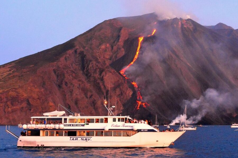 From Milazzo: Panarea and Stromboli Boat Trip by Night - The little islands between Panarea and Stromboli