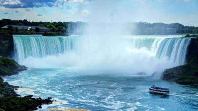 From Toronto: Niagara Falls Evening Tour With Boat Cruise