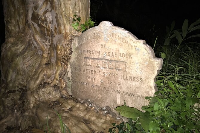 Ghosts of Charleston Night-Time Walking Tour with Unitarian Church Graveyard - How much history is in the 90 minutes?