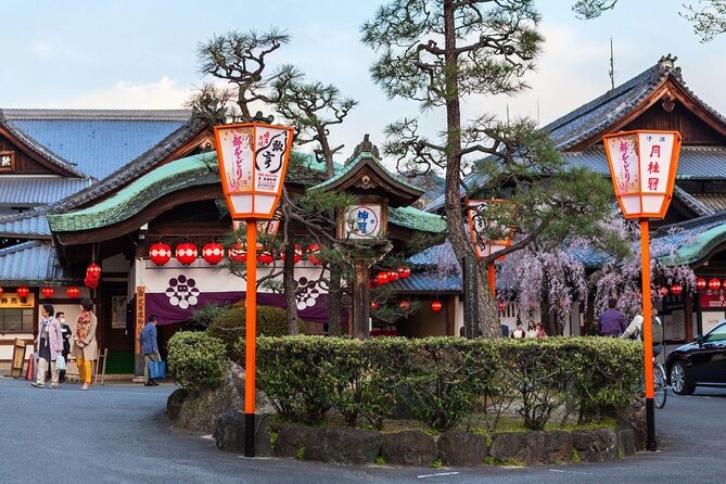 Gion Walking Tour by Night - Key points to know before you book