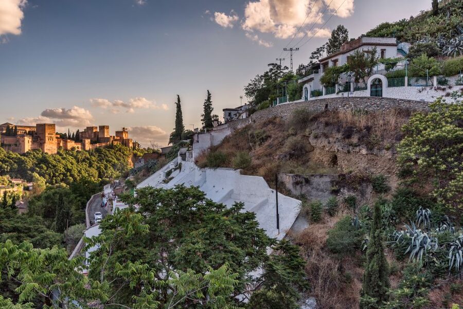 Granada: Albaicin and Sacromonte Evening Walking Tour - Key points to know before you book