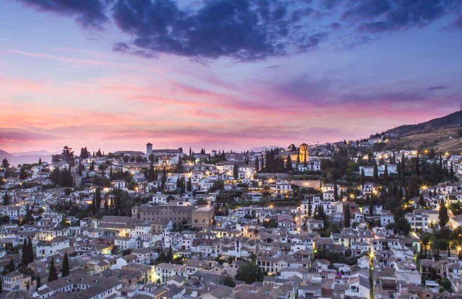 Granada: Albaicin and Sacromonte Evening Walking Tour - Why an evening walk works so well in Granada