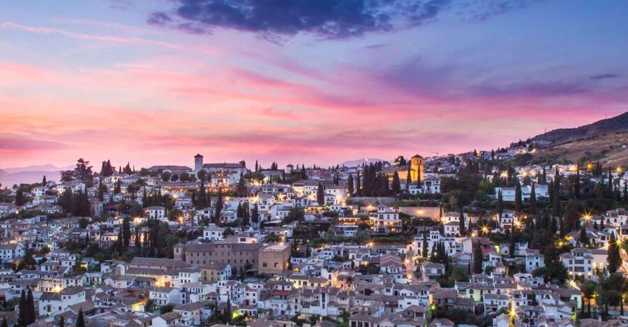 Granada: Albaicin and Sacromonte Evening Walking Tour - Plaza San Miguel Bajo and the whitewashed lanes
