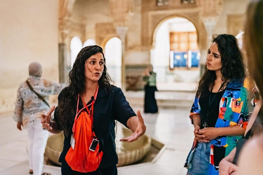 Granada: Alhambra and Nasrid Palaces Guided Tour at Night - The value of $64 for 90 minutes