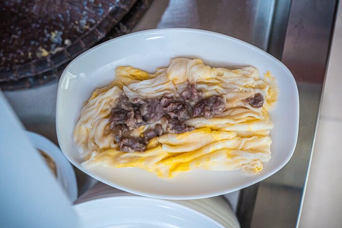 Guangzhou Evening Food Tour Through Local Neighborhood - Why this Guangzhou food tour feels different