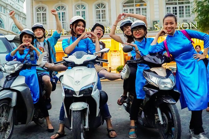 Ho Chi Minh Night Tour by Motorbikes with Female Rider | KissTour - Nguyen Thien Thuat: old apartments and daily life