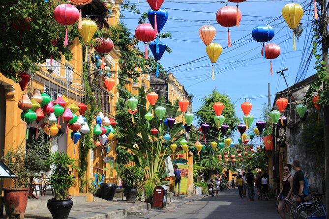 Hoi An Ancient Town - Night Market Street Food Tours By Night - Sampling Hoi An specialties
