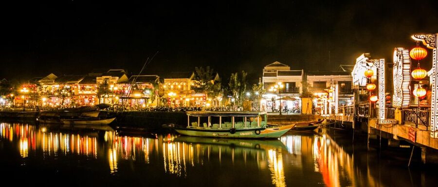 Hoi An: Evening Food Tour with 7 Tastings and Boat Trip - Who will enjoy this tour most
