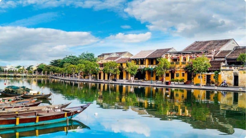 Hoi An: River Lantern Boat Experience with Free 5G eSIM - Herbal tea and the useful eSIM bonus
