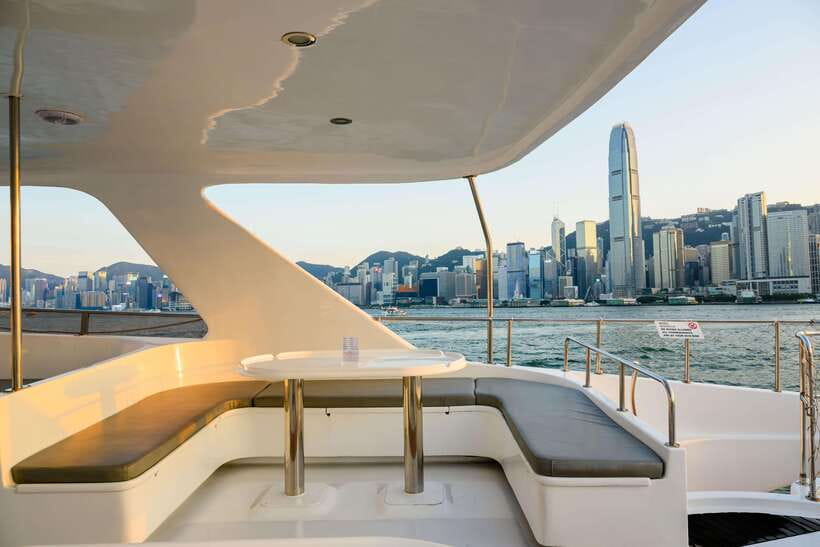 Hong Kong: Victoria Harbour Evening Cruise with Drinks - Who should choose this cruise