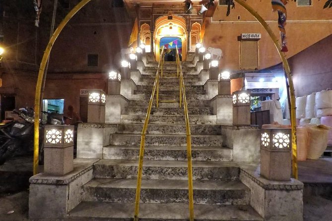 Jaipur Heritage Evening Walk - The Twilight Magic of Pink City - Three centuries of craft in Jaipur’s artisan lanes
