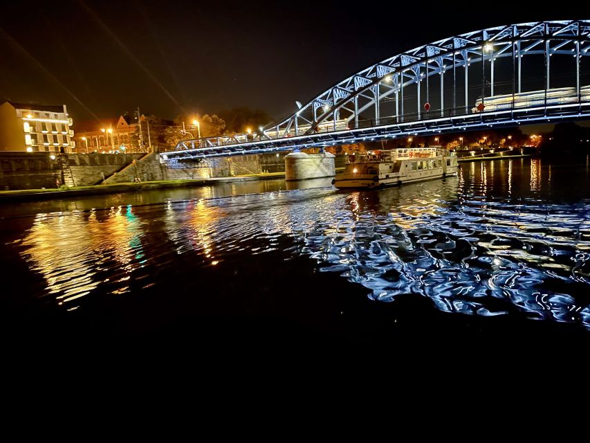 Krakow: Evening Cruise with a Glass of Wine - A calm hour on Krakow’s Vistula