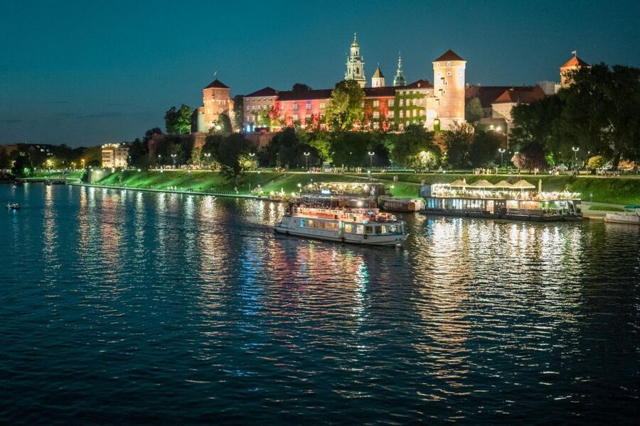 Krakow: Evening Cruise with a Glass of Wine - Norbertine convent and Church on the Rock