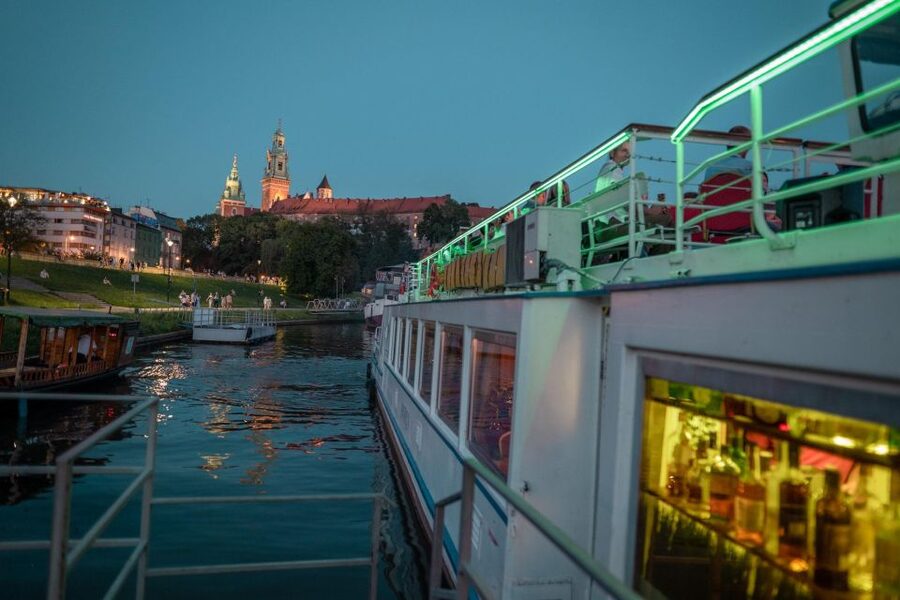 Krakow: Evening Cruise with a Glass of Wine - What the one-hour route really covers