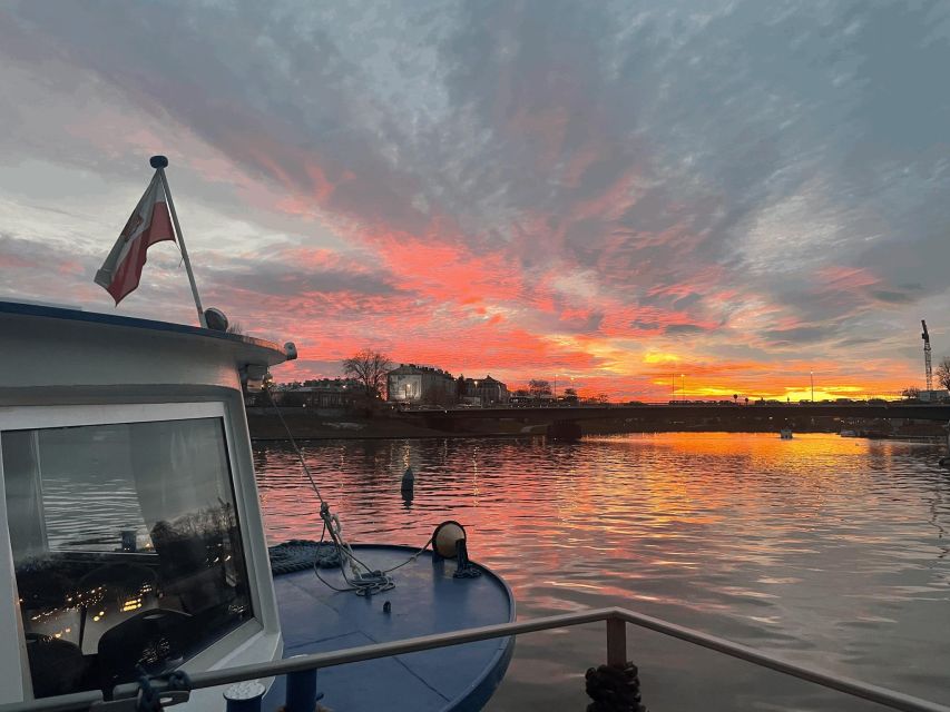 Krakow: Evening Cruise with a Glass of Wine - Wine, beer, and the onboard setup