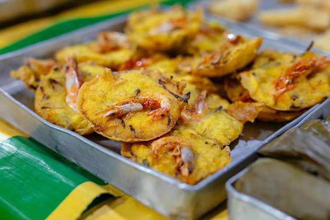 Kuala Lumpur Local Street Food Private Walking Tour by Night - Starting near Bukit Bintang with a local food guide