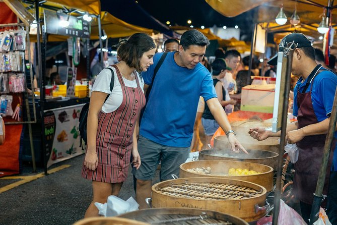 Kuala Lumpur Local Street Food Private Walking Tour by Night - Jalan Alor after dark