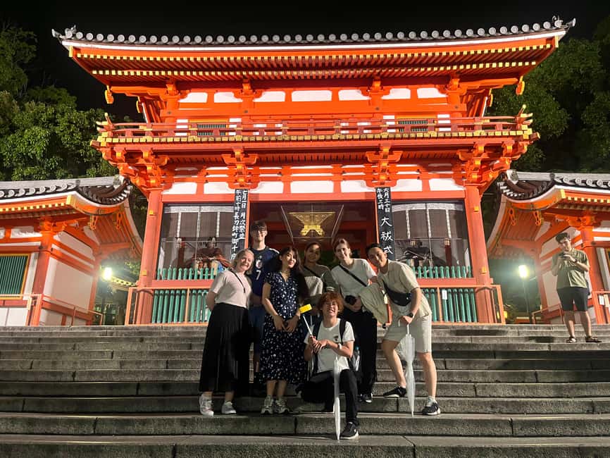 Kyoto: Gion Magical Night Walking Tour with Geisha Trivia - The illuminated Buddhist pagoda