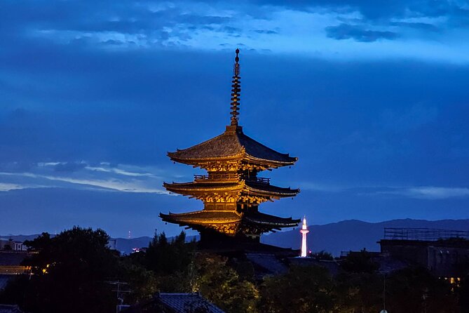 Kyoto Gion Night Walk & Geisha District Guided Tour - Meeting at Kyoto Kawaramachi Garden