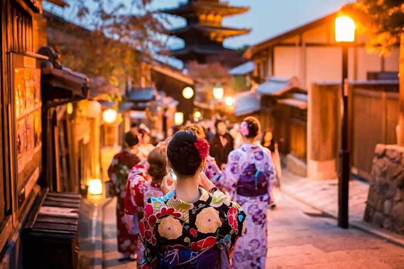 Kyoto: Gion Sunset Walking Tour with Local Guide - Why Gion works best after sunset