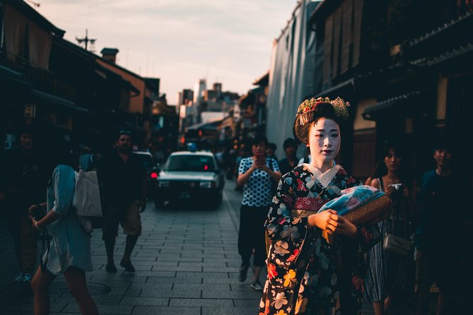 Kyoto Private Night Tour with a Local – Bars, Bites & Culture - Pontocho for small bars and local bites