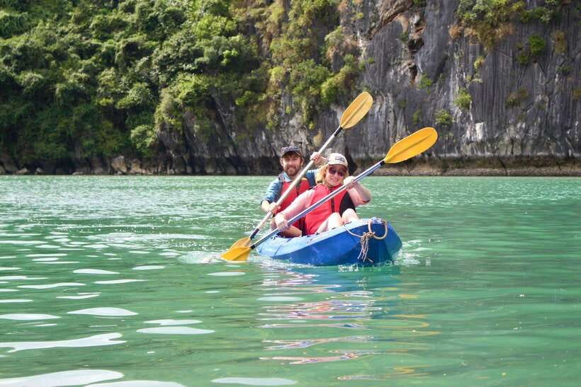 Lan Ha Bay: Bioluminescent Plankton Kayak Tour from Beo Pier - Why the water glows after sunset