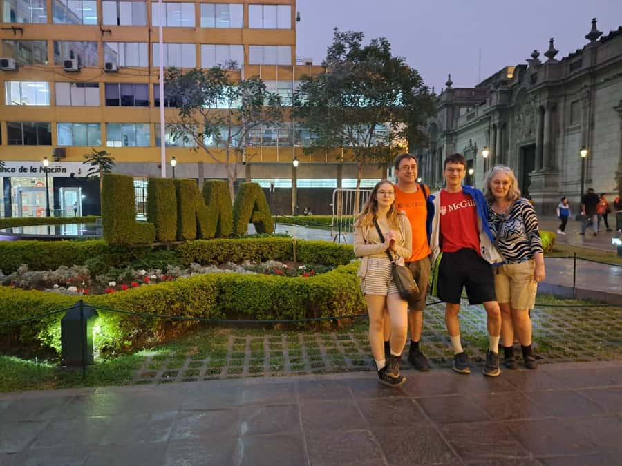 Lima: Water Magic Circuit, Downtown and Catacombs Night Tour - Final call: book it for a first Lima evening