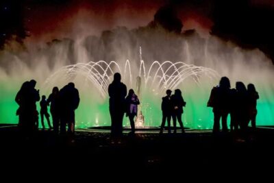 Lima: Water Magic Circuit, Downtown and Catacombs Night Tour