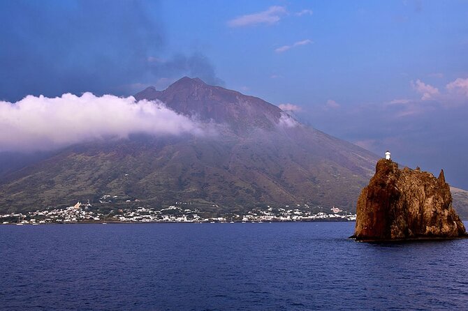 Lipari - Panarea - Stromboli by night - Commentary, languages, and practical comfort