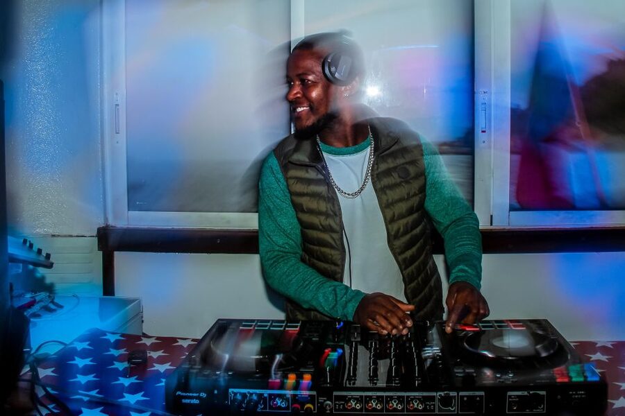 Lisbon: Disco Night Cruise with DJ and Open Bar - Belém Tower and the Monument to the Discoveries