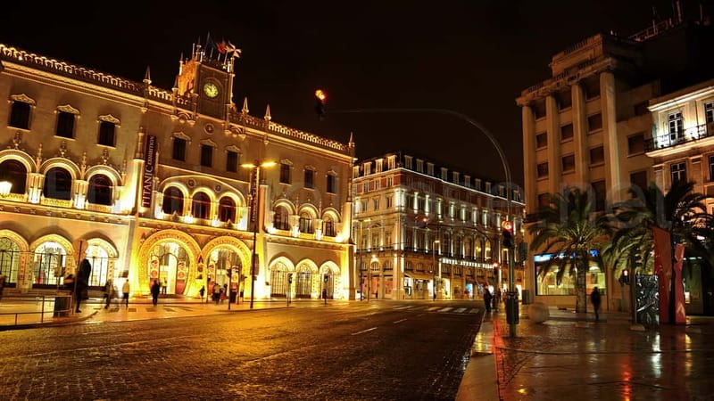 Lisbon: Private Night Tour with Fado Dinner Show - A Four-Hour Introduction to Lisbon After Dark