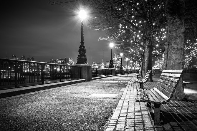 London by Night Bus Tour with Christmas Lights and Live Guide - Oxford Street and the 5,000 stars