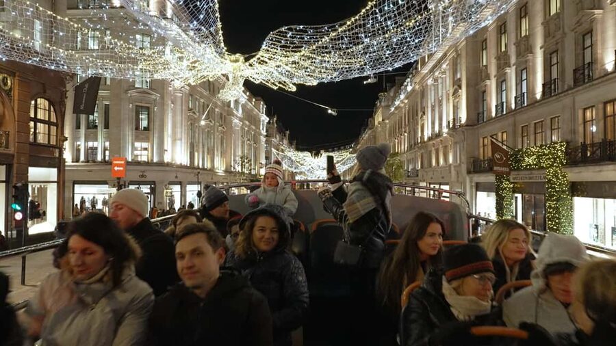 London: Christmas Lights Nighttime Bus Tour with Live Guide - Practical tips for a better ride