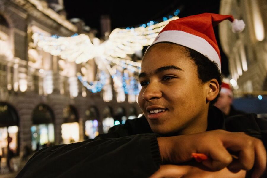 London: Tootbus Christmas Lights Tour incl walking tours - Trafalgar Square and London’s grand center