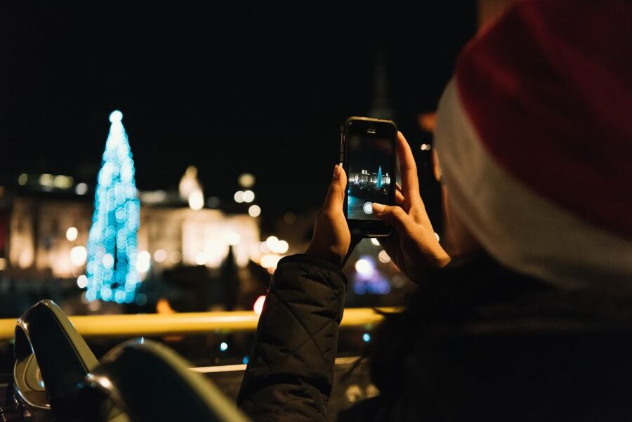 London: Tootbus Christmas Lights Tour incl walking tours - Piccadilly Circus and the West End glow