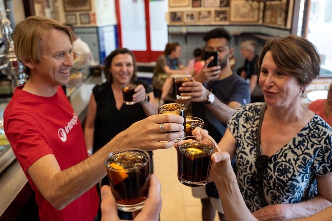 Madrid by Night: Tapas Crawl, Local Drinks & Hidden Gems - Why this tapas walk works so well on your first night