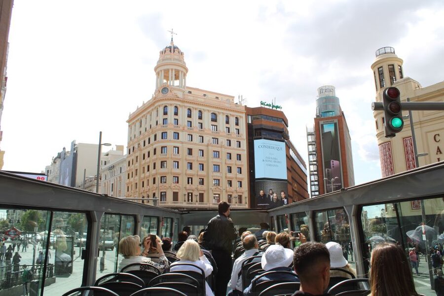 Madrid: Panoramic Open-Top Bus Day or Night Tour with Guide - Plaza de España and the Royal Palace