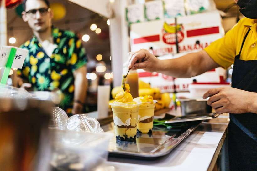 Manila: Guided Night Market Experience - The night vegetable market and the route to Chinatown