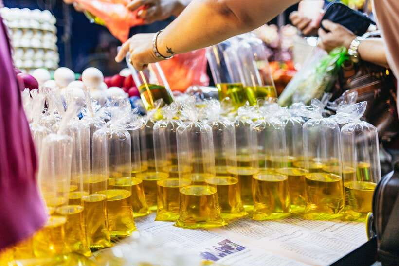 Manila: Guided Night Market Experience - Filipino food without a formal cooking class