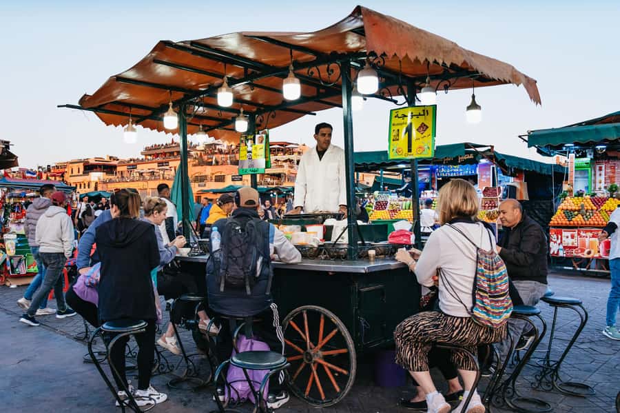 Marrakech: Medina by Night Walking Tour with Moroccan Tea - Key points to know