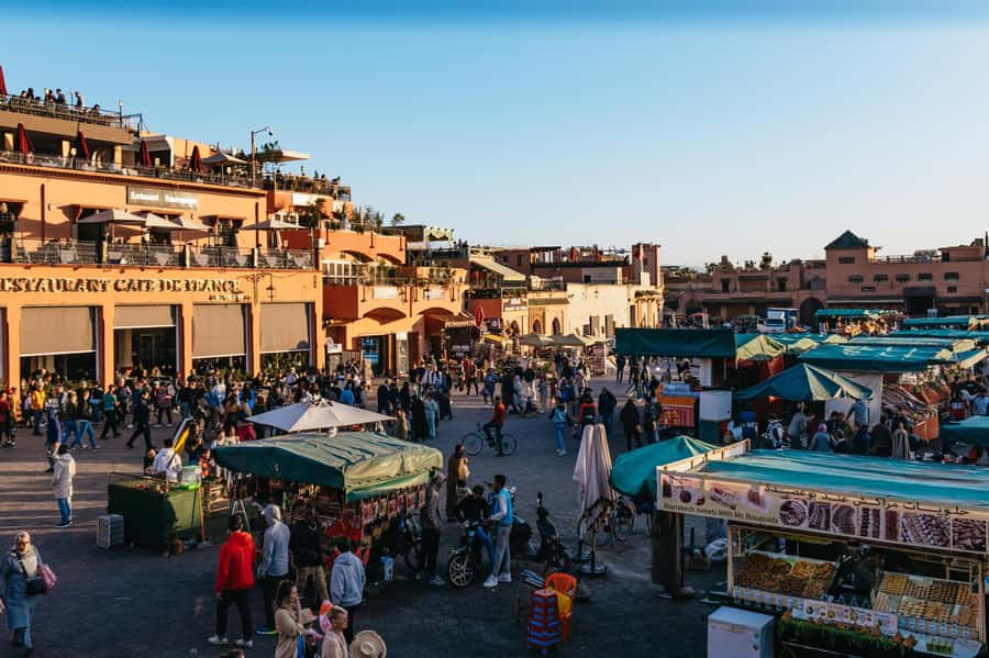 Marrakech: Medina by Night Walking Tour with Moroccan Tea - Why a guide helps inside the Medina