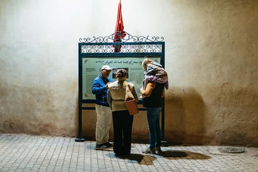 Marrakech: Medina by Night Walking Tour with Moroccan Tea - Who should book this night walk?