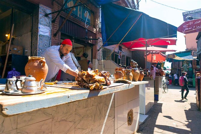 Marrakech: Street Food Tour by Night - Small tastings, local drinks, and unusual bites