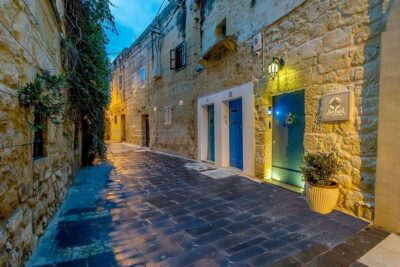 Mdina: Valletta Waterfront Area, Mdina, and Rabat Night Tour