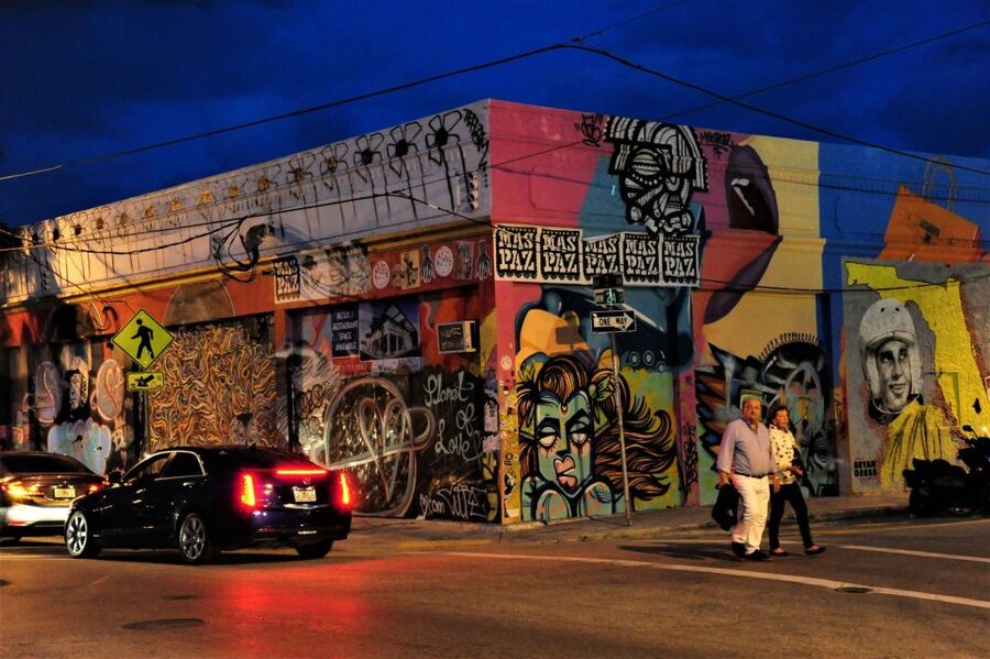Miami: Open-top Bus Sightseeing Night Tour with Live Guide - Wind, temperature, sound, and seating