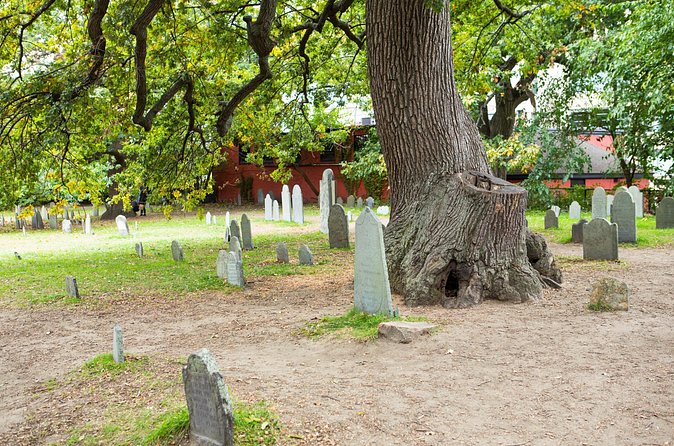Mysteries and Murders of Salem Guided Night-Time Walking Tour - What the guides add to the experience