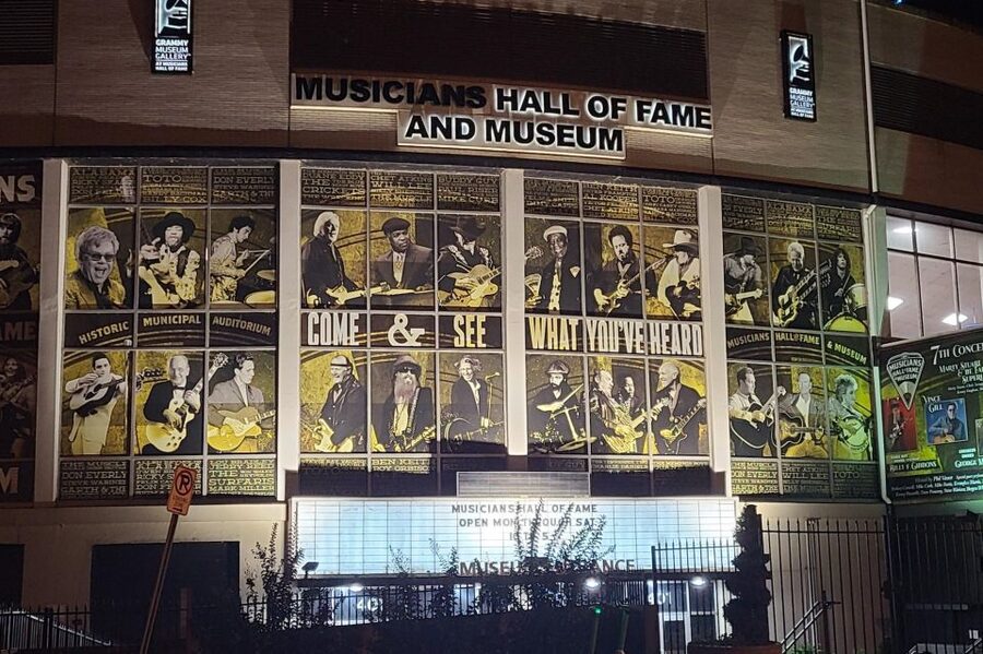 Nashville: Music City Nighttime Trolley Tour - Practical details that affect your ride